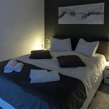 Cristopher Apartament บุชเตนี ภายนอก รูปภาพ