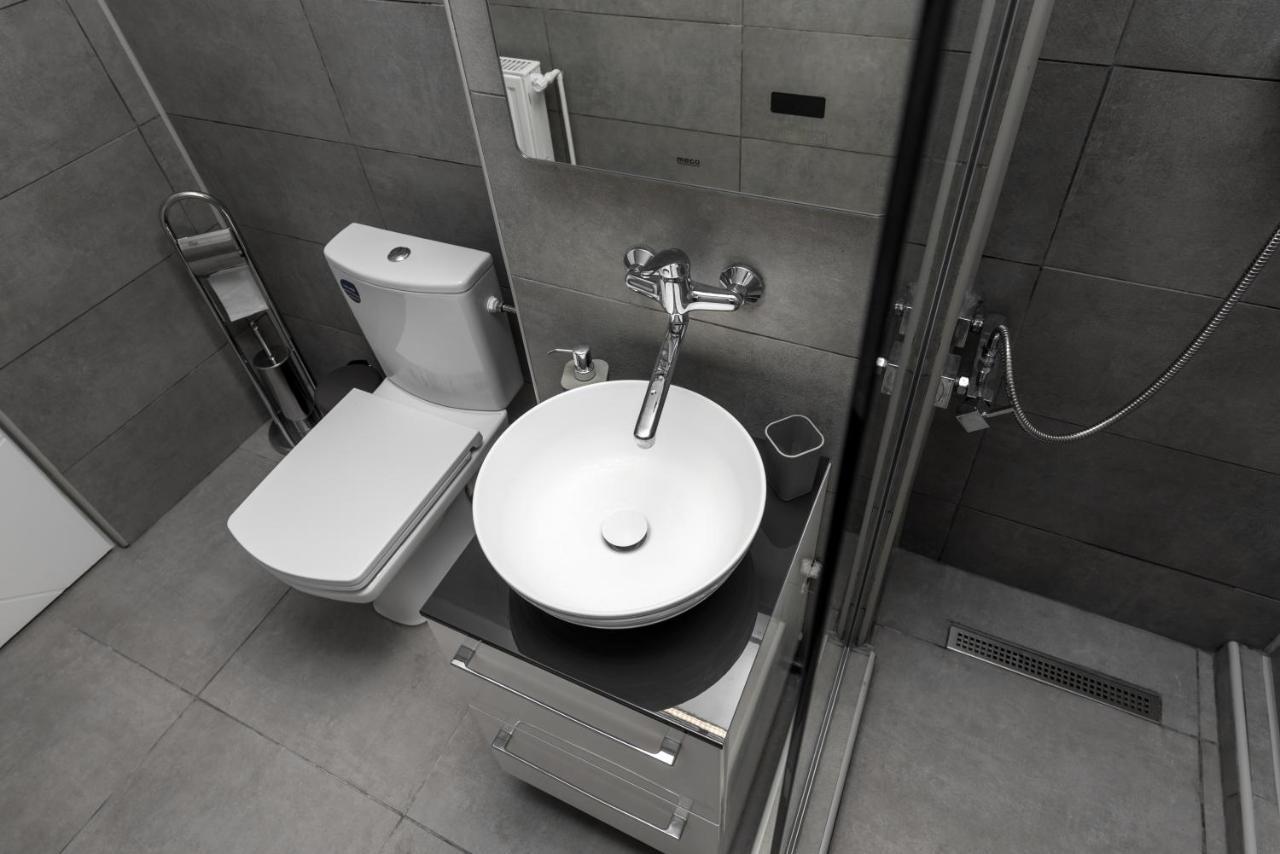 Cristopher Apartament บุชเตนี ภายนอก รูปภาพ