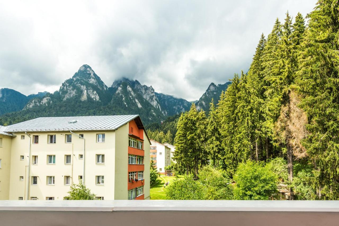 Cristopher Apartament บุชเตนี ภายนอก รูปภาพ